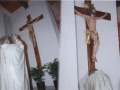 Don Francesco benedice il nuovo Crocifisso
