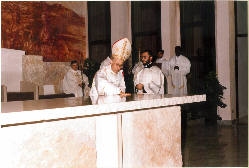 Consacrazione della chiesa: consacrazione dell'altare